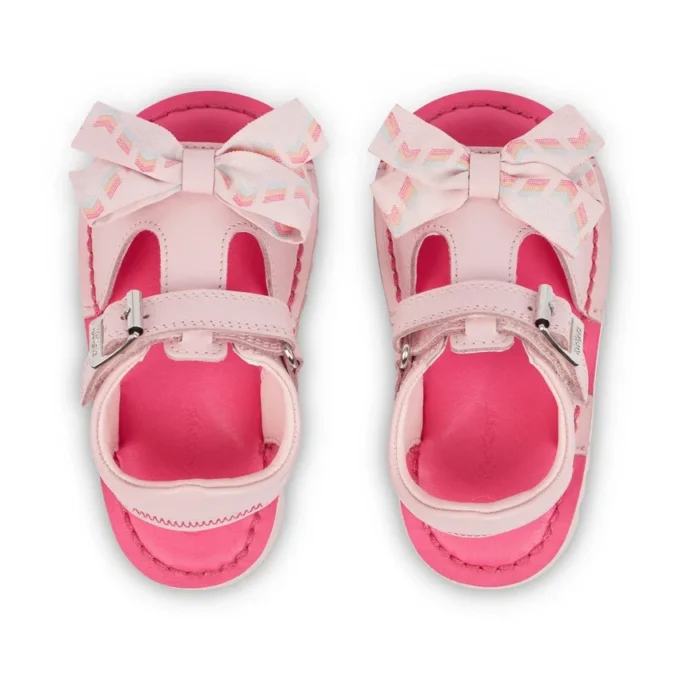 Kick Sandal für kleine Mädchen aus Leder, rosa Kick Sandal für kleine Mädchen aus Leder, rosa